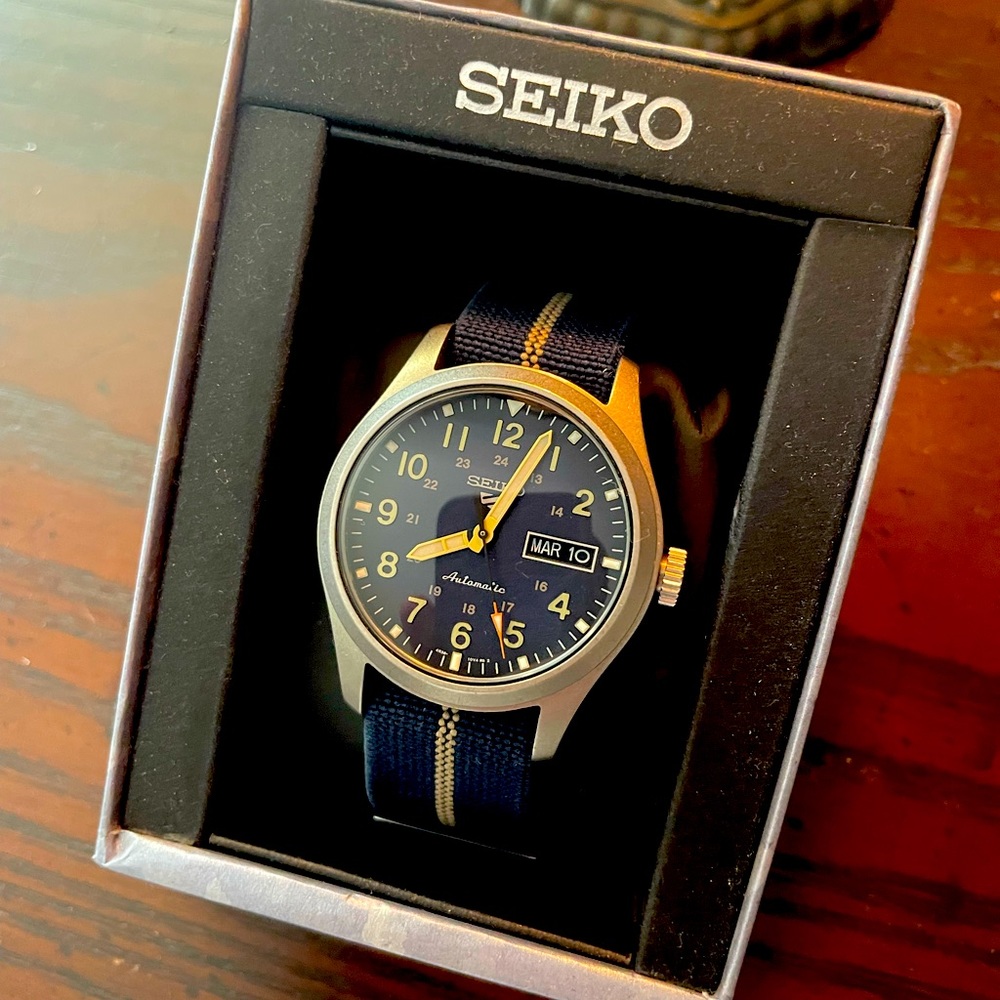 Seiko SRPG39 5 Watch